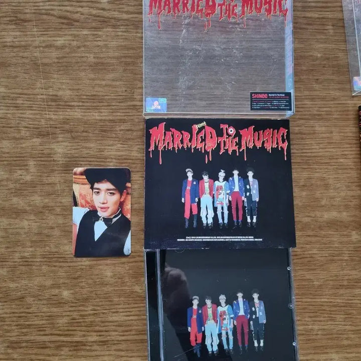 [SOLD OUT] 샤이니  Married To The Music 앨범+ 포카(민호)