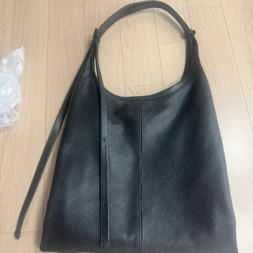 [BUNJANG] Couronne Seine 36 Black Handbag / 쿠론 세느 36 블랙