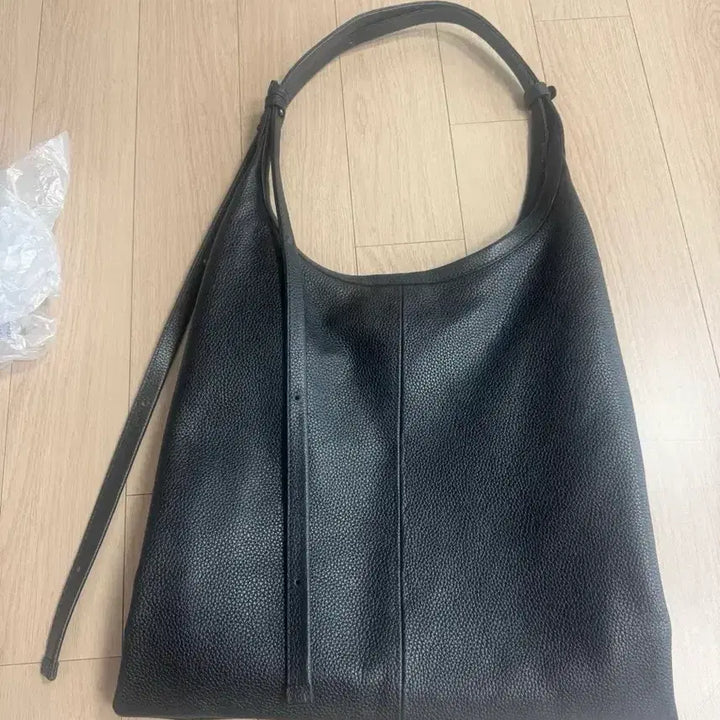 [BUNJANG] Couronne Seine 36 Black Handbag / 쿠론 세느 36 블랙