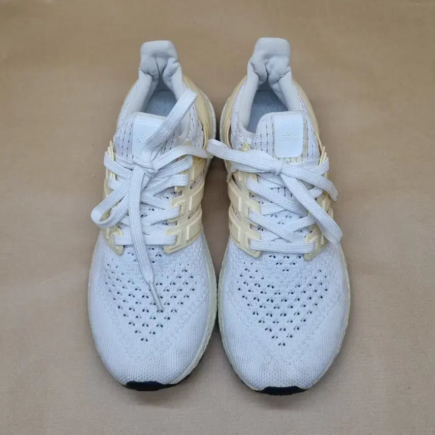 [BUNJANG] Adidas Ultraboost Sneakers 245 / 아디다스 울트라부스트 운동화245
