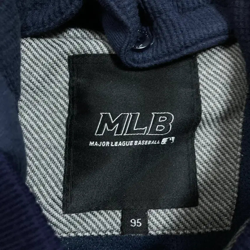 [SOLD OUT] MLB 시카고 화이트 삭스 믹스 컬러 후디 스타디움 자켓
