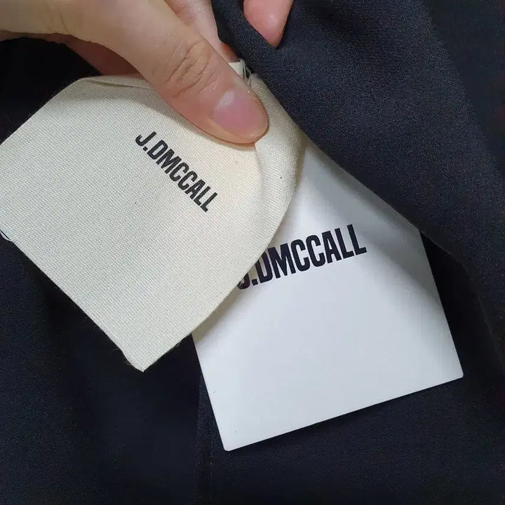 [BUNJANG] J.DMCCALL Frill Black Blouse / J.DMCCALL 프릴 블랙 블라우스