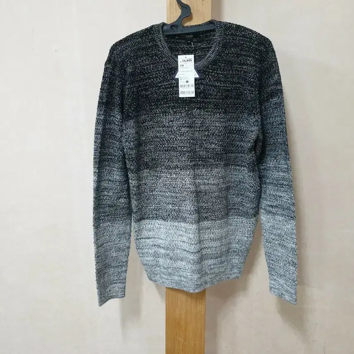 [BUNJANG] Topten Gradient Knit Sweater (Black) / 탑텐 그라데이션 니트 105 (블랙) 한치수작게나옴