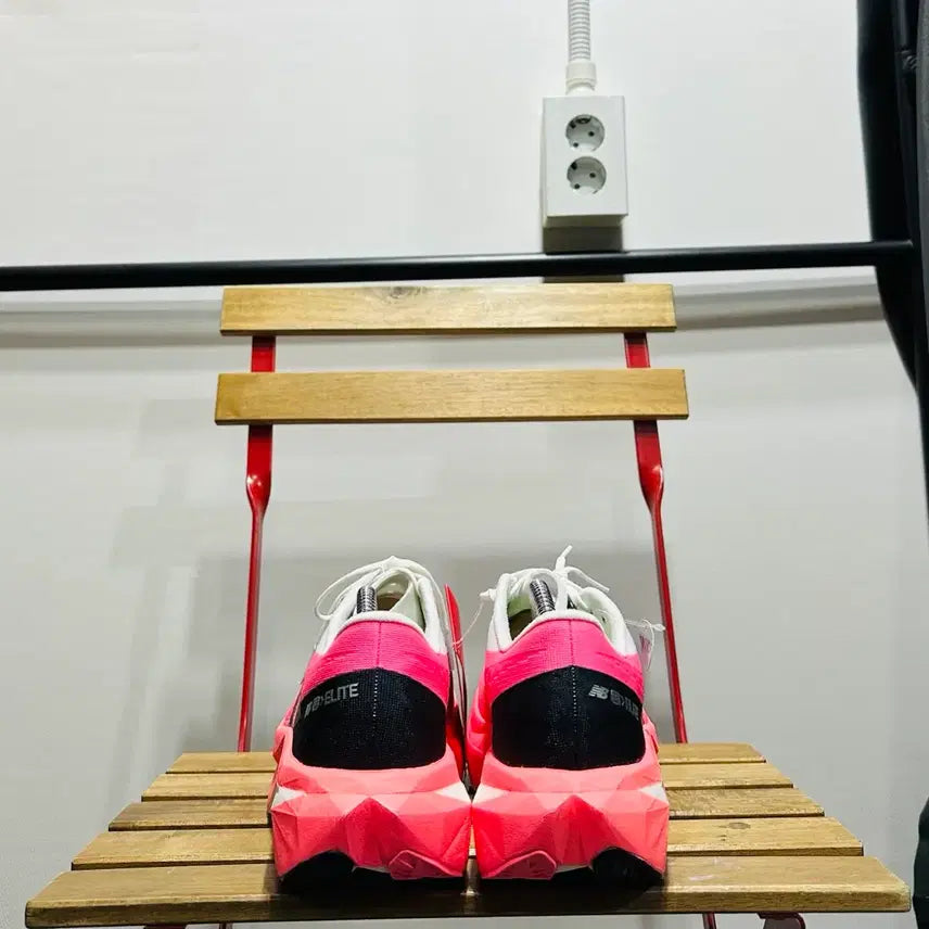 [BUNJANG] New Balance FuelCell SuperComp Elite V4 Ultra Pink Running Shoes / 275) 새상품 뉴발란스 퓨어셀 슈퍼컴프 엘리트 V4 울트라 핑크