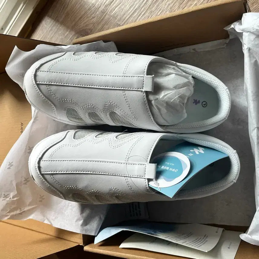 [BUNJANG] Nurskin Women's Nursing Shoes 240mm / 널스키니 여성 간호화 실습화 240mm 새상품