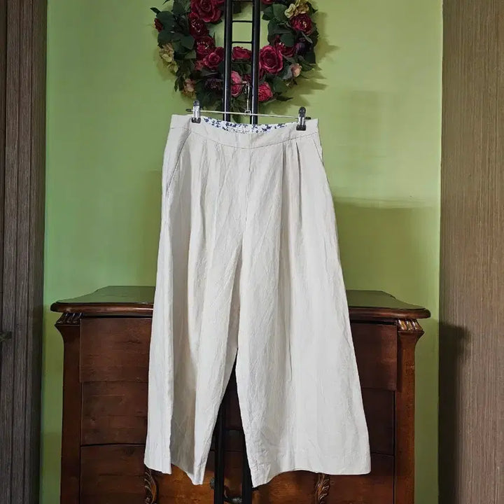 [BUNJANG] Thursday Island Beige Floral Wide Leg Pants / 써스데이아일랜드 통바지