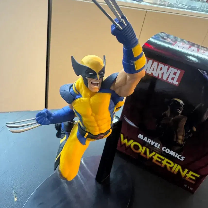 [BUNJANG] Marvel Wolverine Luminasta Figure / 마블 울버린 Luminasta 피규어