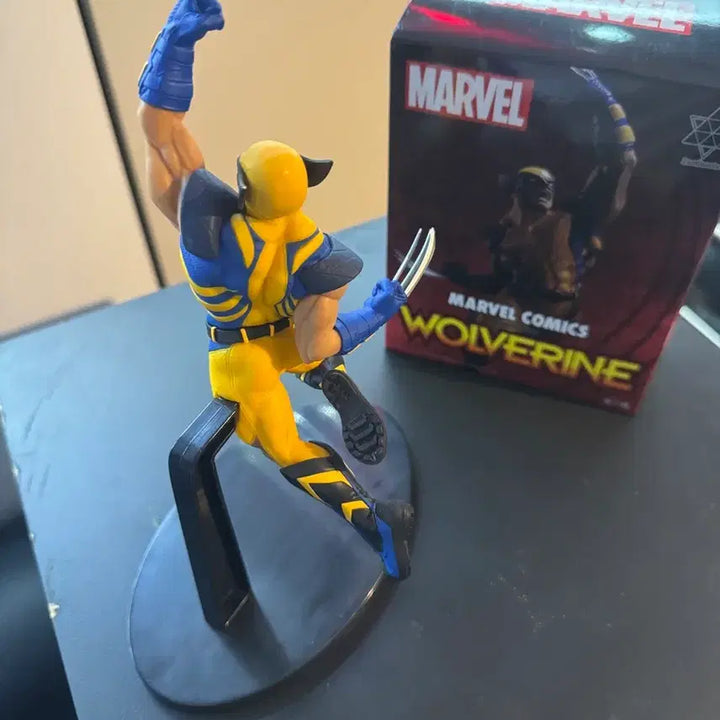 [BUNJANG] Marvel Wolverine Luminasta Figure / 마블 울버린 Luminasta 피규어