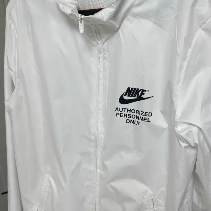 [BUNJANG] Nike White Windbreaker Jacket / 나이키 화이트 바람막이 점퍼