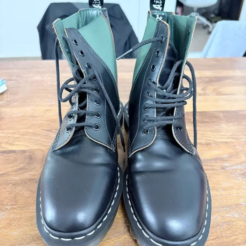 [BUNJANG] Neighborhood Dr. Martens 8-Hole Boots / 네이버후드 닥터마틴 8홀