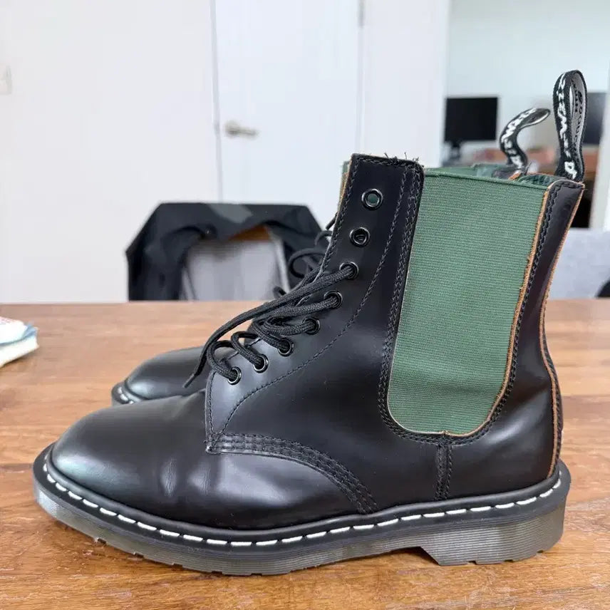 [BUNJANG] Neighborhood Dr. Martens 8-Hole Boots / 네이버후드 닥터마틴 8홀