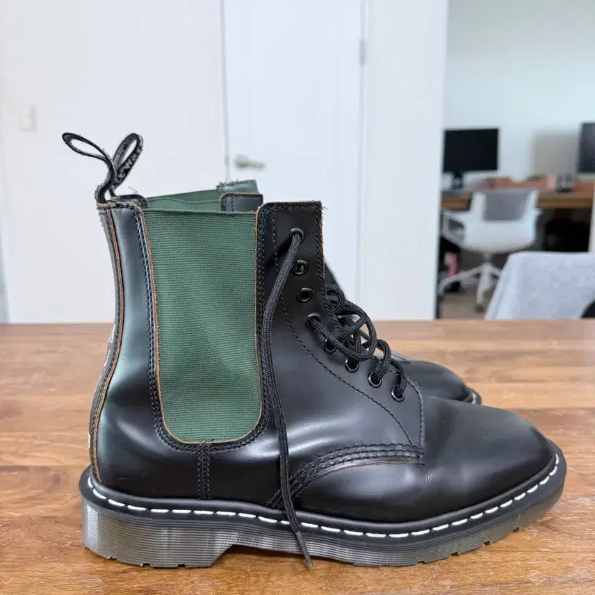 [BUNJANG] Neighborhood Dr. Martens 8-Hole Boots / 네이버후드 닥터마틴 8홀