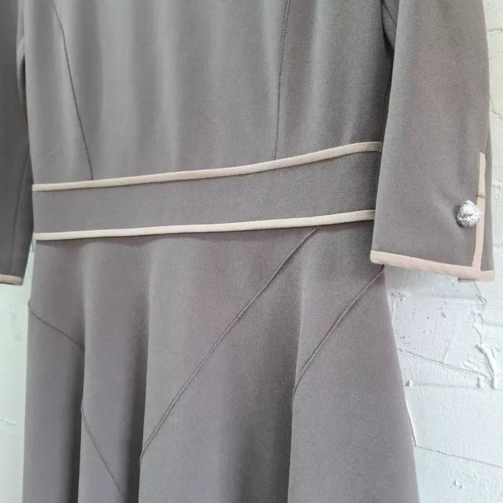 [BUNJANG] MICHAA Grey Flare Dress / 미샤 그레이 플레어 원피스 55