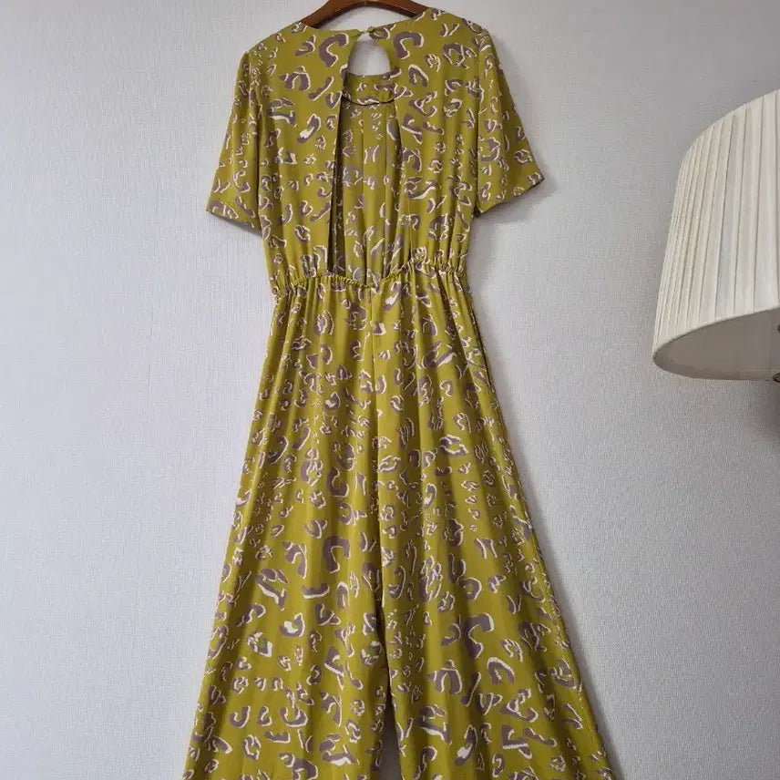 [BUNJANG] BCBG Leopard Pattern Yellow Jumpsuit / [BCBG]레오파드 패턴 옐로우 점프수트