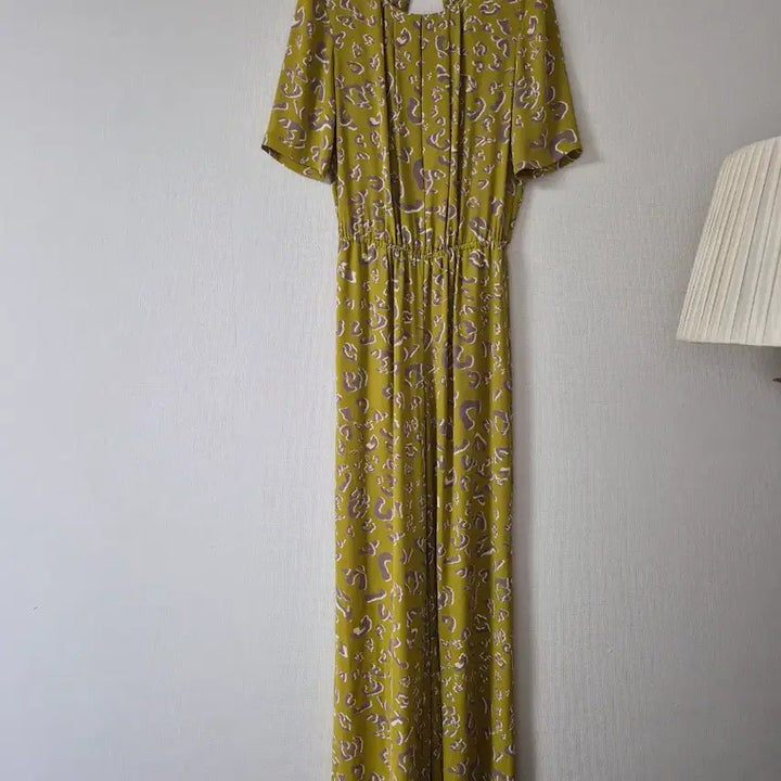 [BUNJANG] BCBG Leopard Pattern Yellow Jumpsuit / [BCBG]레오파드 패턴 옐로우 점프수트
