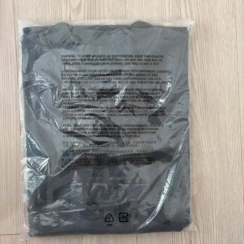 [SOLD OUT] 발렌시아가 Yeezy Gap 도브 롱슬리브 다크 그린