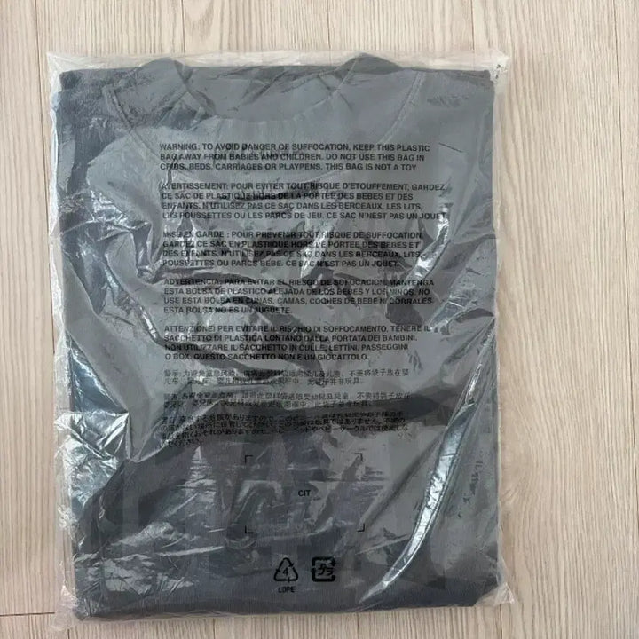 [SOLD OUT] 발렌시아가 Yeezy Gap 도브 롱슬리브 다크 그린