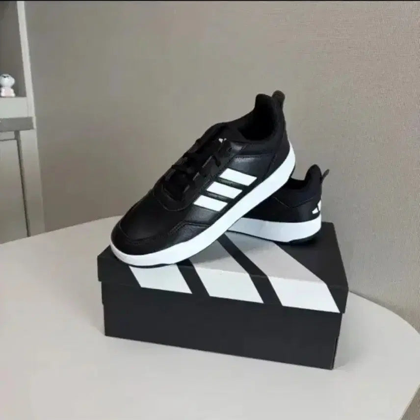 [BUNJANG] Adidas Sneakers 245-250 / 아디다스 운동화 245-250