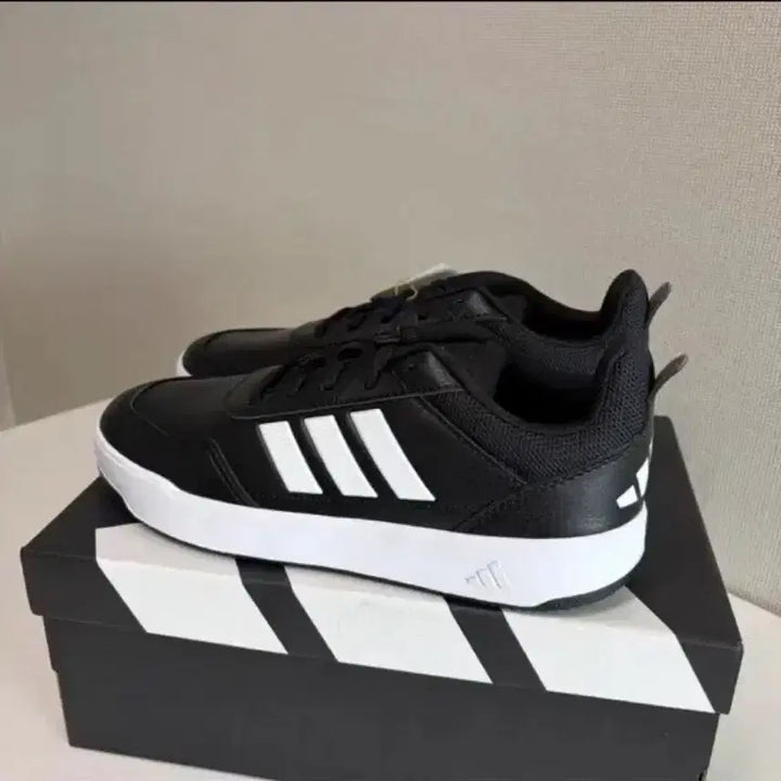 [BUNJANG] Adidas Sneakers 245-250 / 아디다스 운동화 245-250