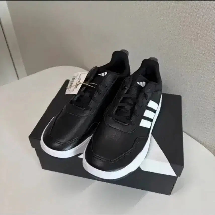[BUNJANG] Adidas Sneakers 245-250 / 아디다스 운동화 245-250