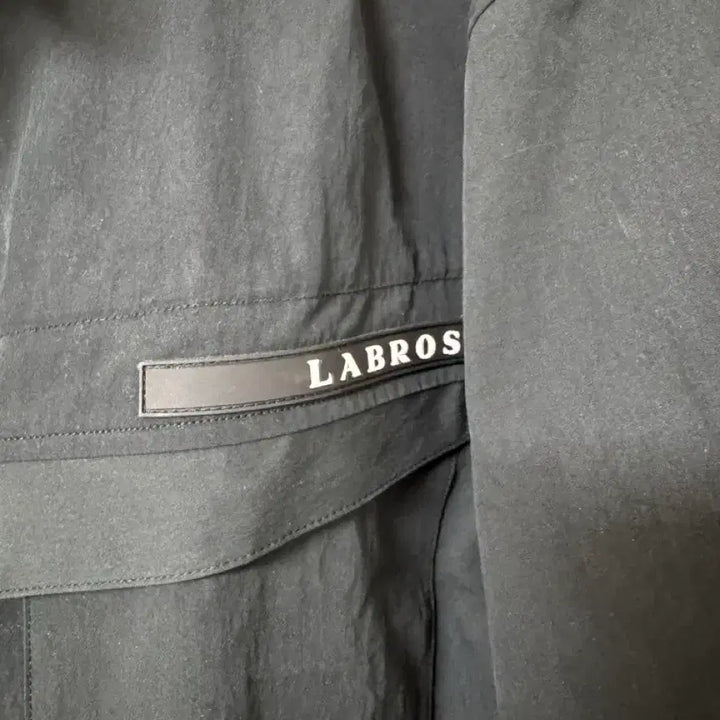 [BUNJANG] Labros Removable Sleeve Shirt L / 라브로스 리무버블 슬리브 셔츠 L