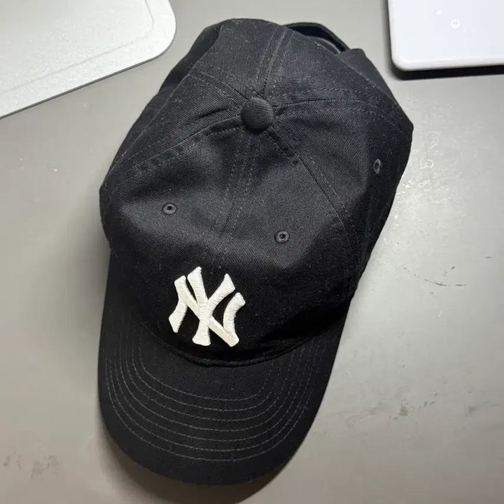 [BUNJANG] MLB NY Black Unstructured Ball Cap / 엠엘비 에이스 언스트럭쳐 볼캡 NY 블랙