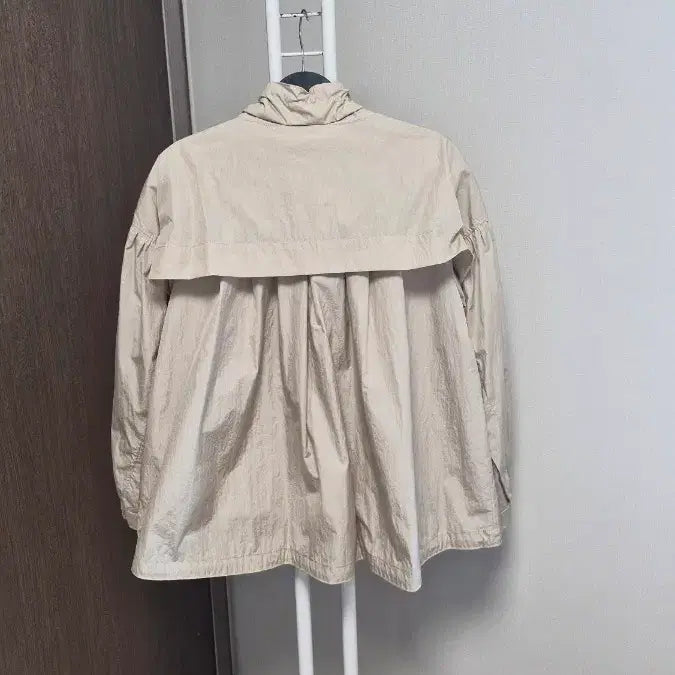 [SOLD OUT] 미샤 MICHAA(55~66/85) 바스락소재바람막이카키베이지