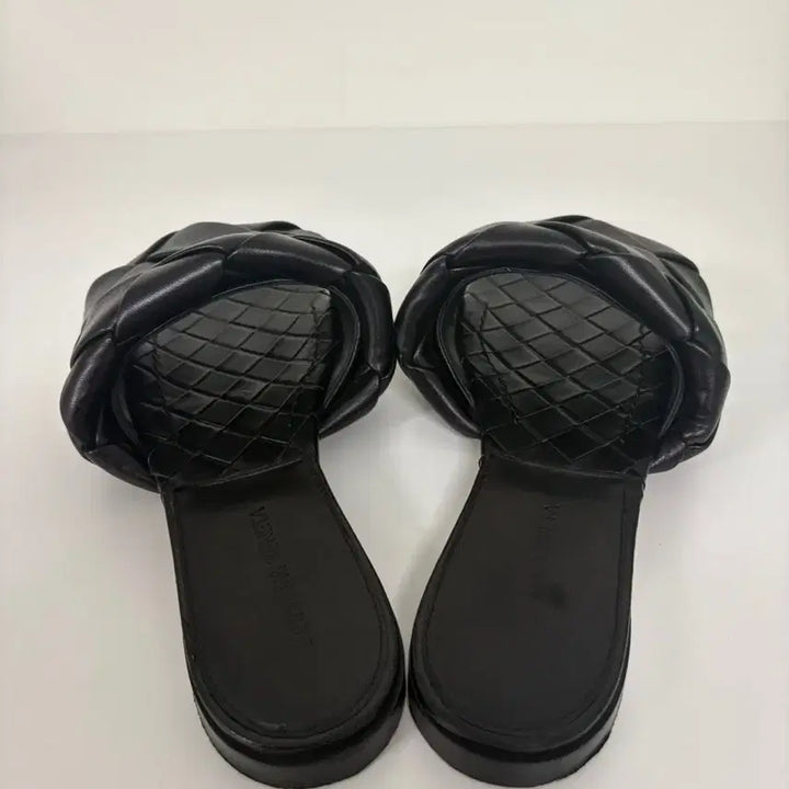 [SOLD OUT] 급처 보테가베네타 리도 플랫 슬리퍼 샌들