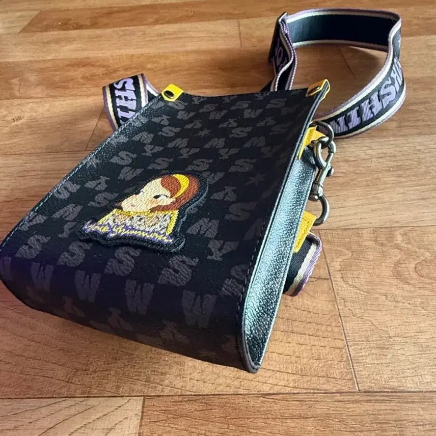 [BUNJANG] Youk Shim Won Crossbody Bag / 미사용 육심원 Youk Shim Won 크로스백 가방(더스트백 포함)