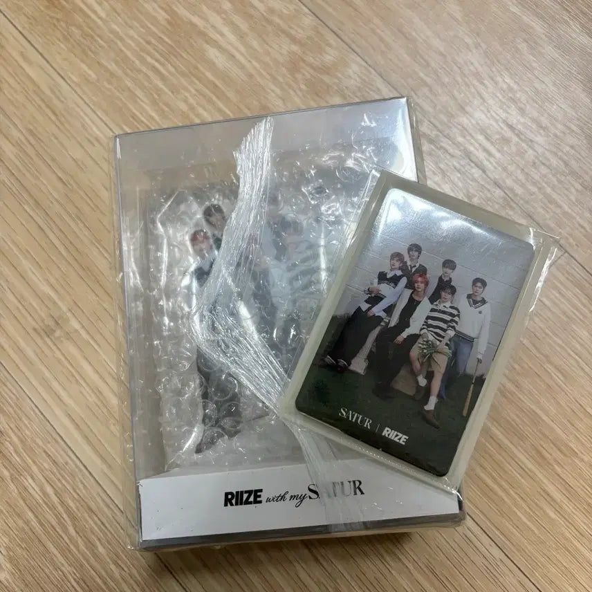 [SOLD OUT] 라이즈 세터 아크릴 스탠드 + 포토카드