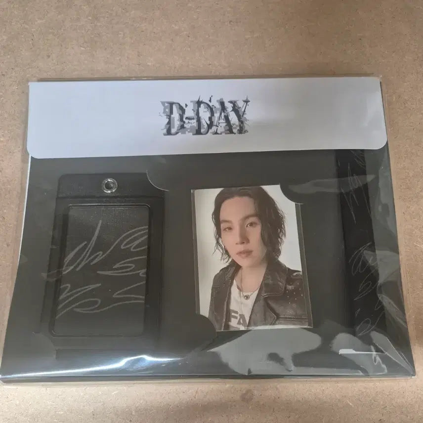 [BUNJANG] SUGA D-DAY Photocard Holder / (미개봉)SUGA 슈가 D-DAY 미니 포토 카드 홀더