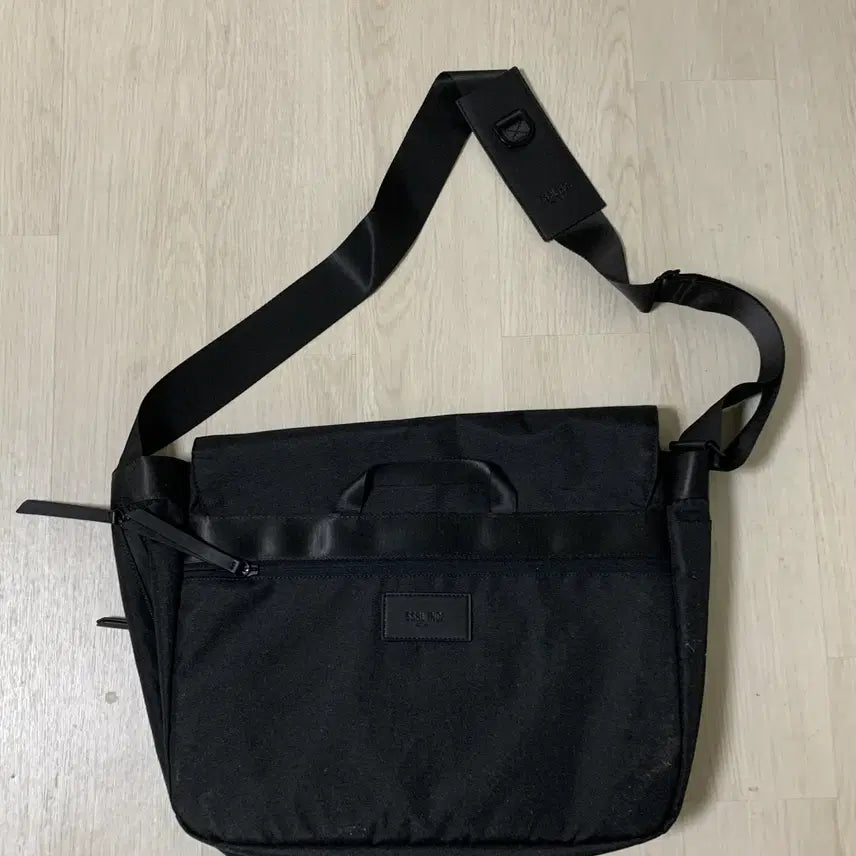 [BUNJANG] ssrl Crossbody Bag / ssrl 크로스백