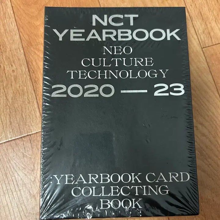 [BUNJANG] NCT Yearbook Card Collecting Book (Sealed) / (미개봉) 엔시티 NCT YEARBOOK - Card Collecting