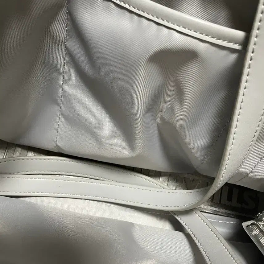 [BUNJANG] Jill by Jill Stuart Recycled Nylon Large Shoulder Bag / 질바이질스튜어트 가방 블랙 리사이클 나일론 라지 숄더백(쭈언니)