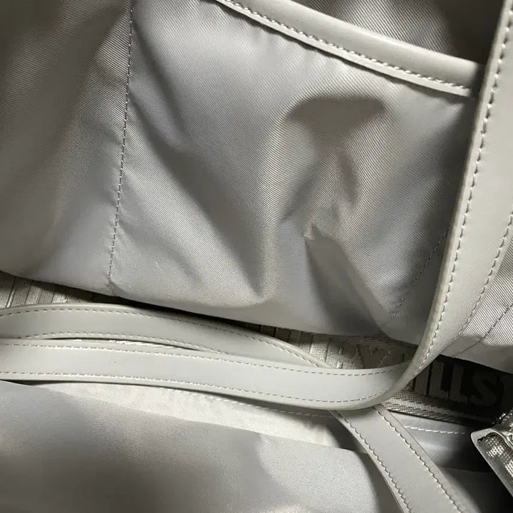 [BUNJANG] Jill by Jill Stuart Recycled Nylon Large Shoulder Bag / 질바이질스튜어트 가방 블랙 리사이클 나일론 라지 숄더백(쭈언니)