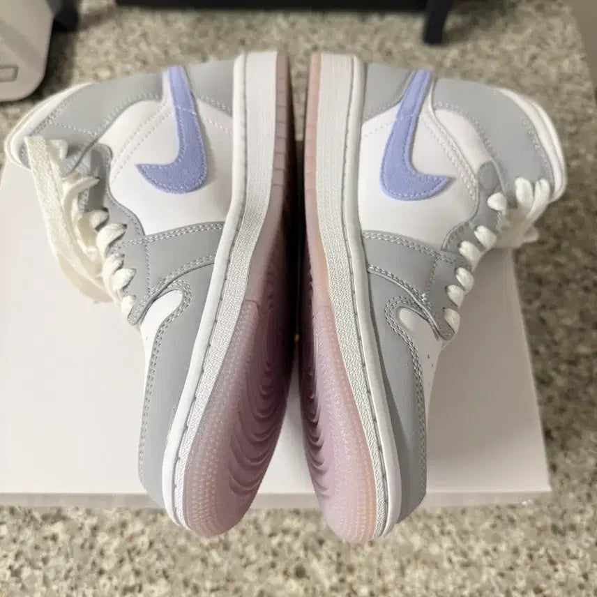 [BUNJANG] Nike Air Jordan 1 Mid 230mm Sneakers / 나이키 에어 조던 1 미드 230mm 새상품