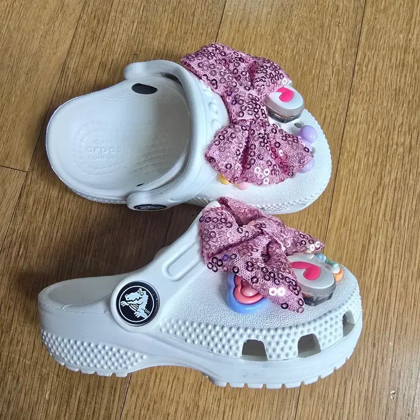 [BUNJANG] Crocs C6 (130) Shoes with Jibbitz / 크록스c6(130)