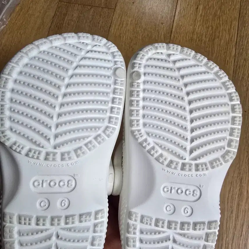 [BUNJANG] Crocs C6 (130) Shoes with Jibbitz / 크록스c6(130)