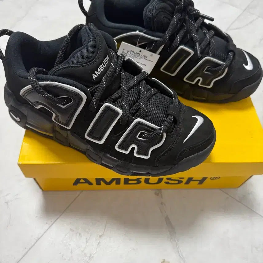[SOLD OUT] 나이키 업템포 로우 270