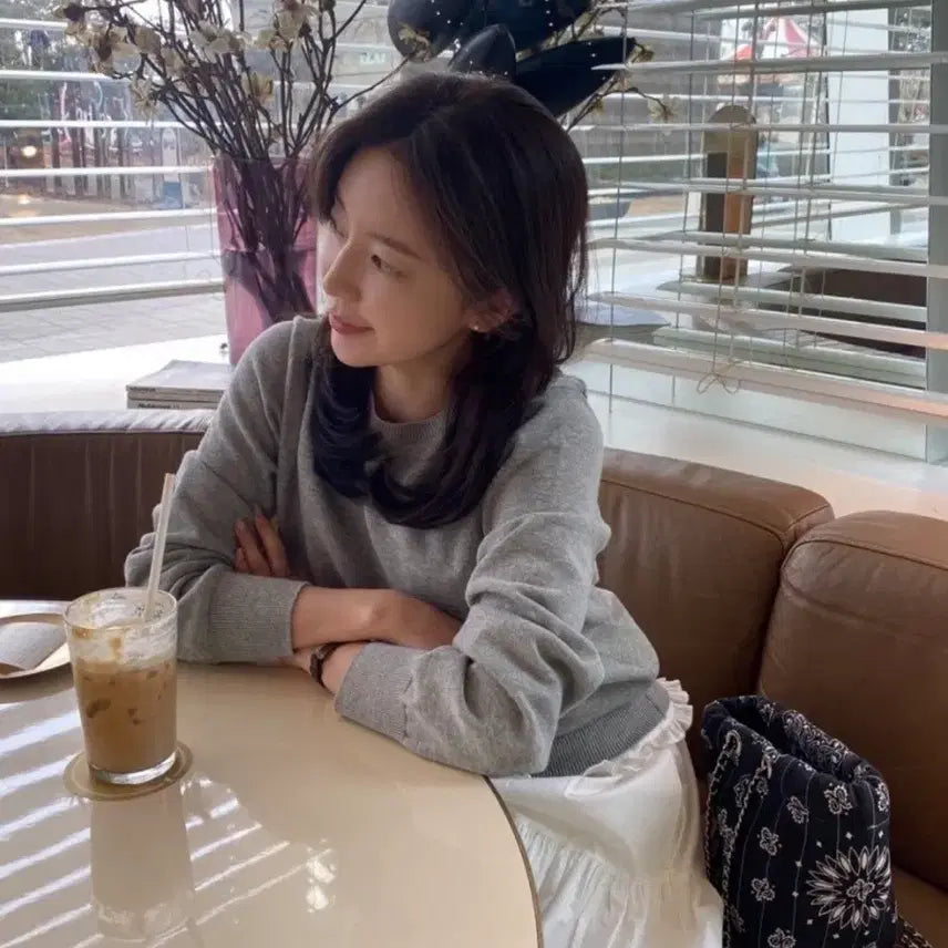 [BUNJANG] Bloom in May Pond Round Knit - Gray / 블룸인메이 폰드 라운드 니트 - 그레이 (셀렉제품)