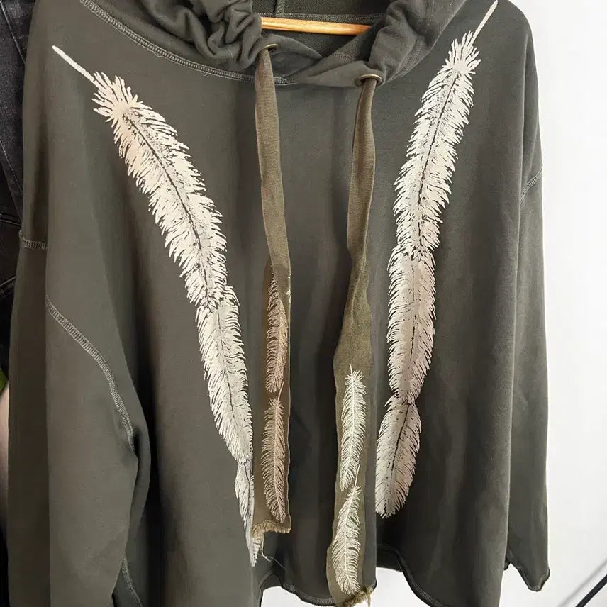 [BUNJANG] Capital Feather Hoodie / 급처) 캐피탈 페더 후드티