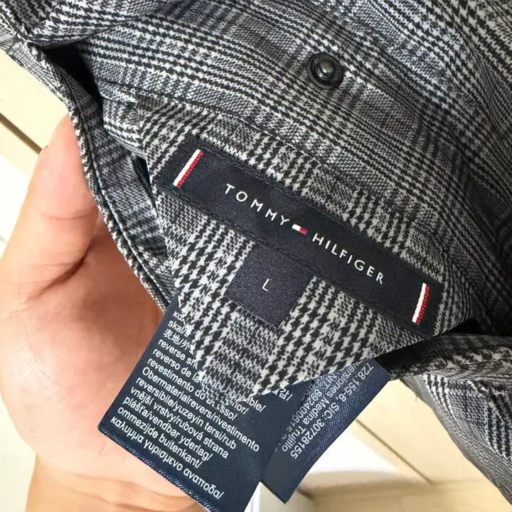 [BUNJANG] Tommy Hilfiger Black Reversible Jumper / 타미힐피거 블랙 남성 양면 점퍼