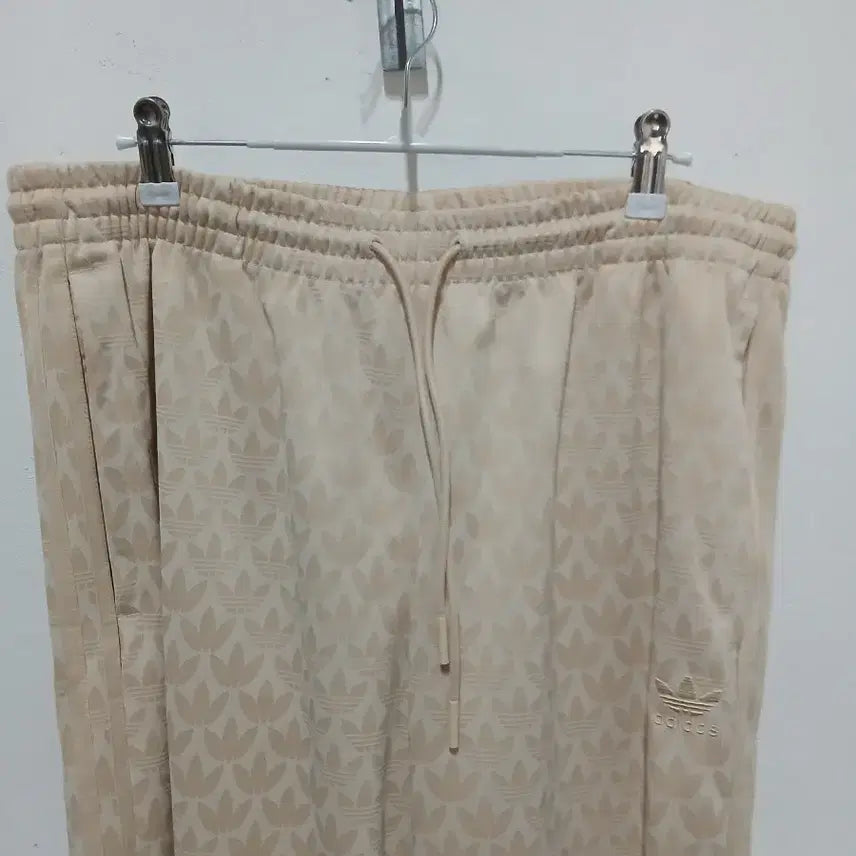 [SOLD OUT] 아디다스 오리지널 그래픽 모노그램 트랙팬츠