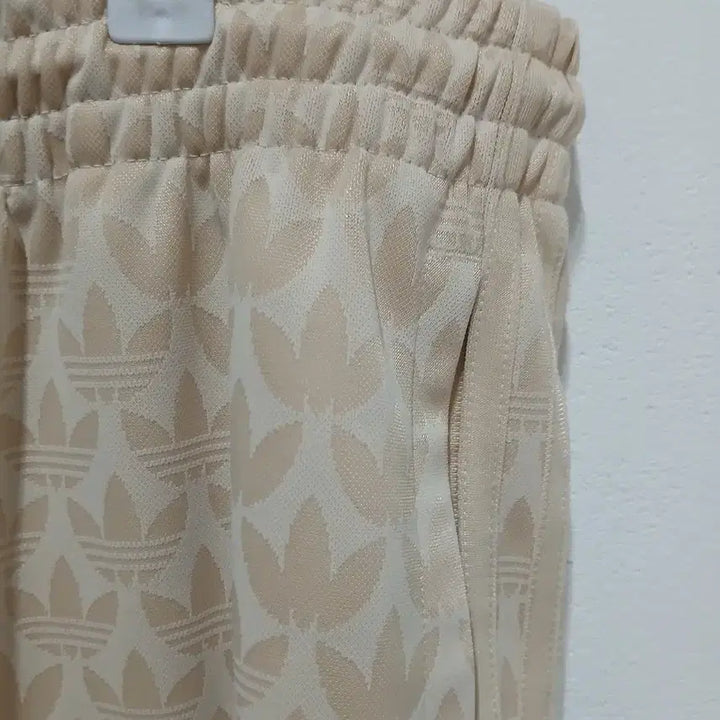 [SOLD OUT] 아디다스 오리지널 그래픽 모노그램 트랙팬츠