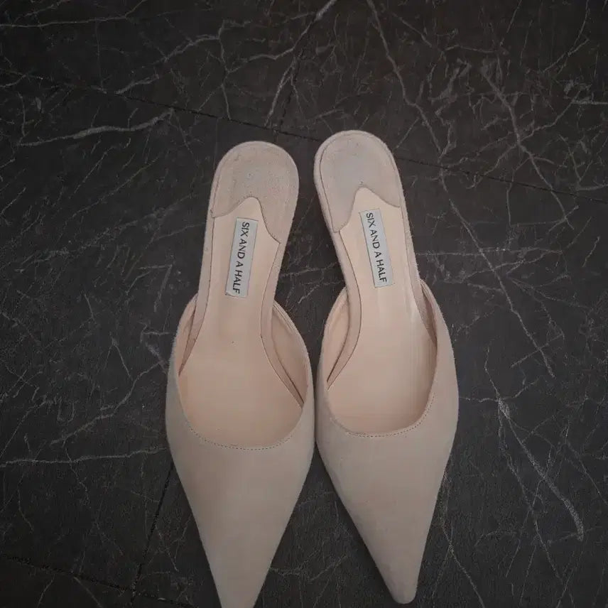 [SOLD OUT] 식스앤어하프 뮬