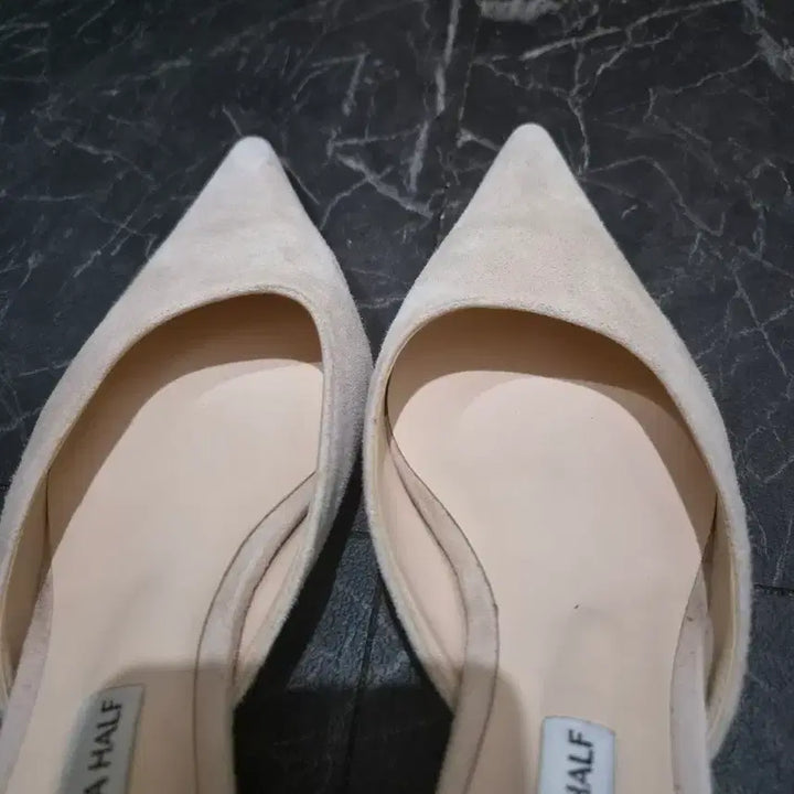 [SOLD OUT] 식스앤어하프 뮬