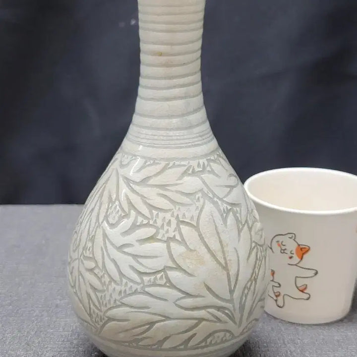 [BUNJANG] Godangyo Jo Du-eon Celadon Porcelain Yin Yang Carved Flower Pattern Wine Bottle / 고당요 조두언선생 청자 음양각 화문 주병 도자기