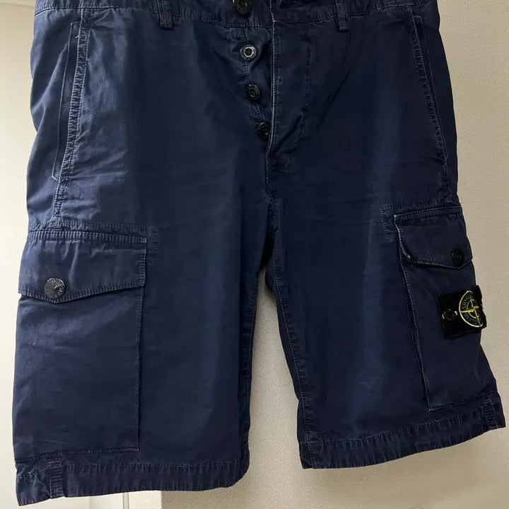[BUNJANG] Stone Island Washed Navy Shorts (Size 32-33) / 스톤아일랜드 워싱네이비 반바지 32-33