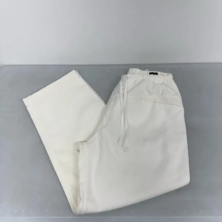 [BUNJANG] Comoli 26SS Corduroy Drawing Pants White Size 2 / 코모리 26ss 코듀로이 드로잉 팬츠 2