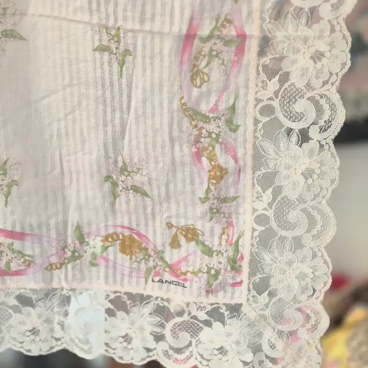 [BUNJANG] Lancel Lace Decorated Handkerchief / 랑셀 레이스 장식 손수건